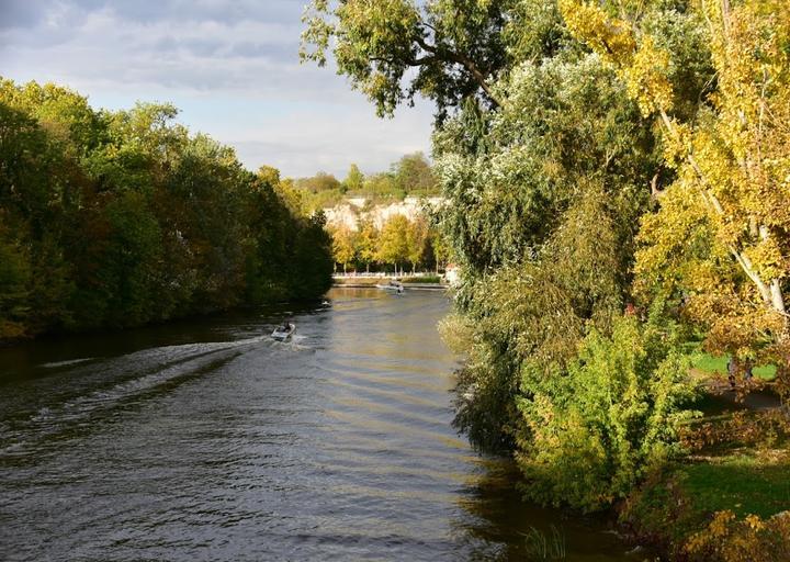 Elfengrund am Riveufer