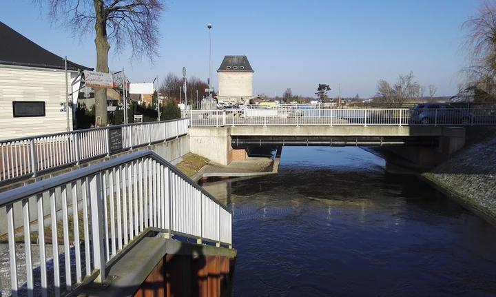 Eispavillon am alten Hafen